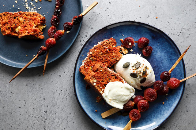 Rote Bete-Ziegenkäse-Brot mit gebackenen Trauben & Burrata