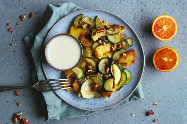Bratkartoffeln mit Zucchini und Blutorangencreme