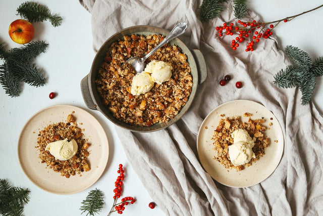 Weihnachtsmenü Dessert: Applecrumble mit Vanilleeis