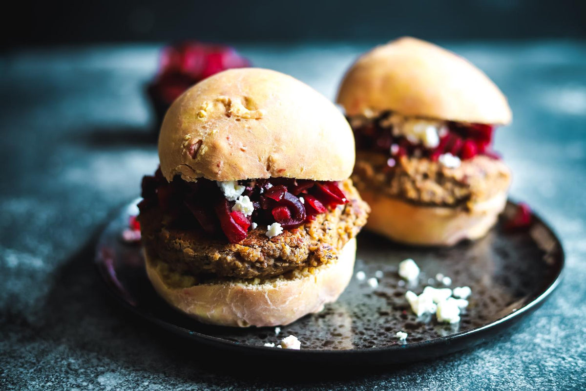 Vegetarische Burger mit Rote Bete-Chutney