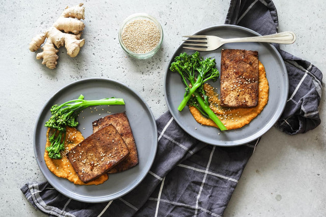 Honigtofu auf Karotten-Ingwer-Salsa