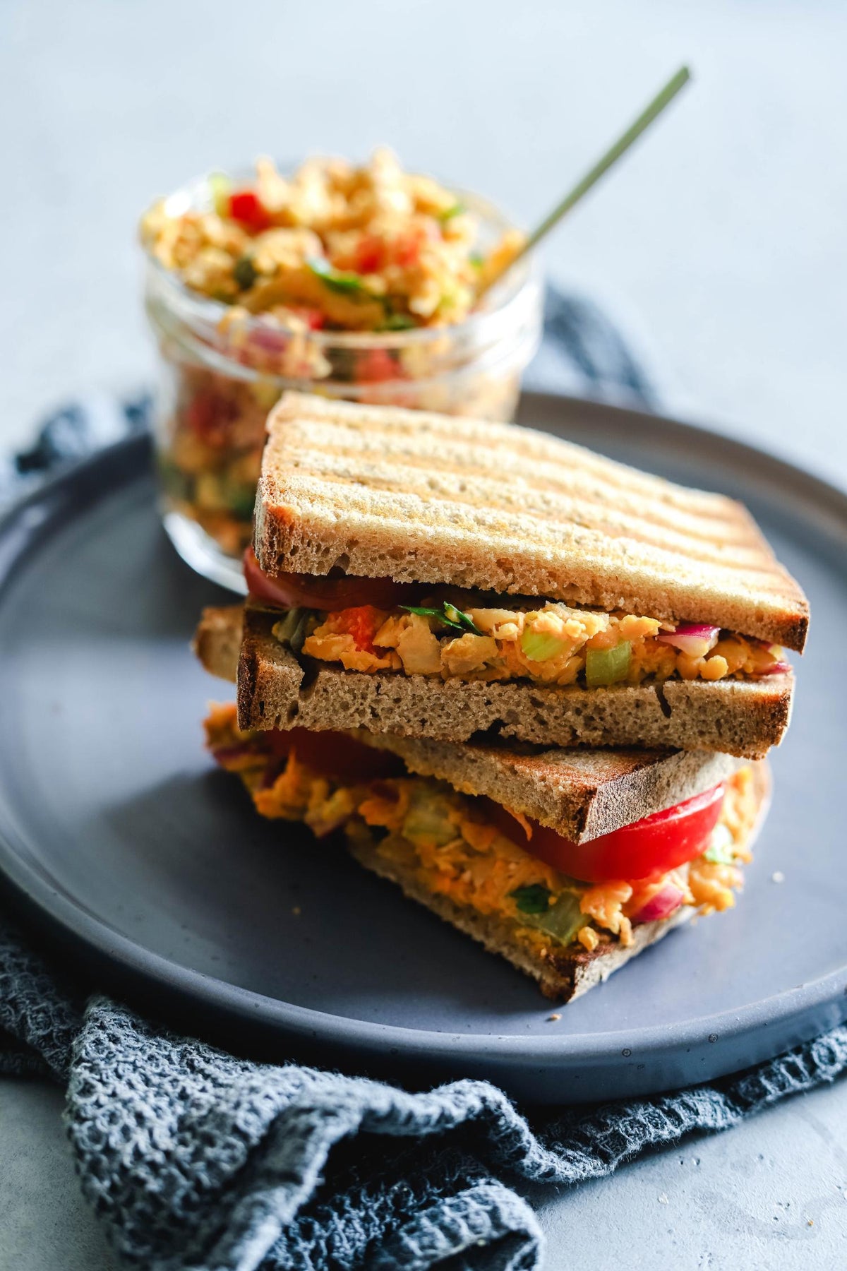 Veganes Fake „Thunfisch“-Sandwich