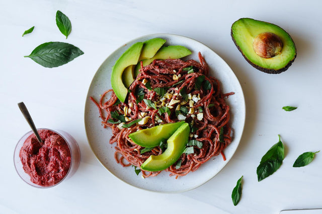 Vollkornspaghetti mit Rote Bete-Pesto
