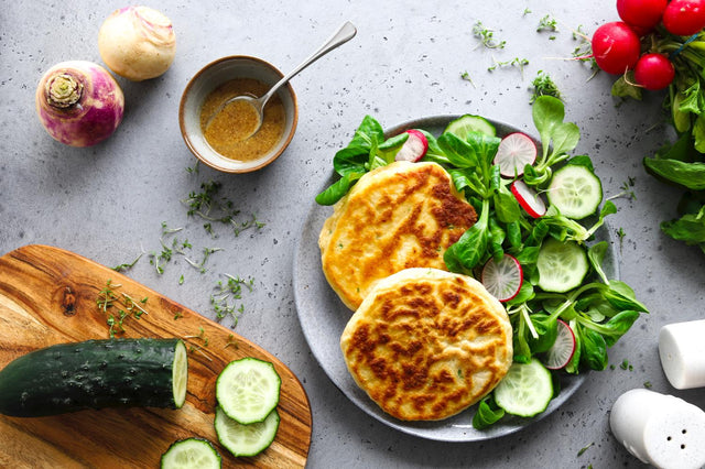 Navetten-Blinis mit Feldsalat