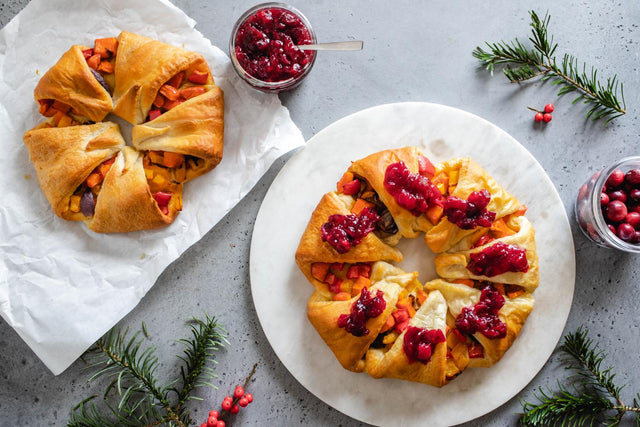 Grillgemüse-Croissant-Kranz mit Cranberry-Glee