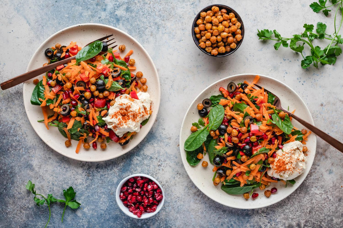 Spinat-Karotten-Salat mit gerösteten Kichererbsen
