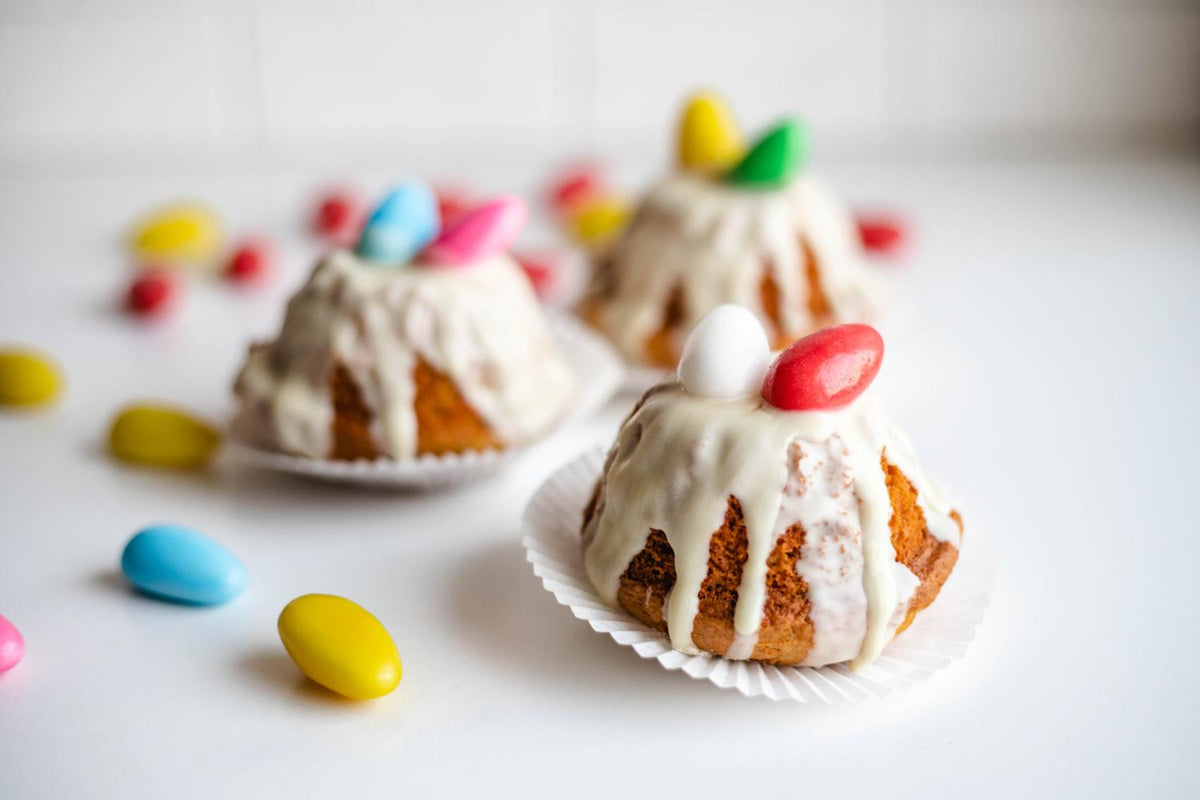Carrot Cake Gugl mit Ostereiern
