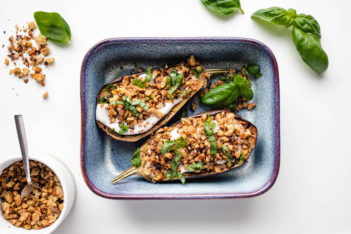 Gegrillte Aubergine mit Nussfüllung