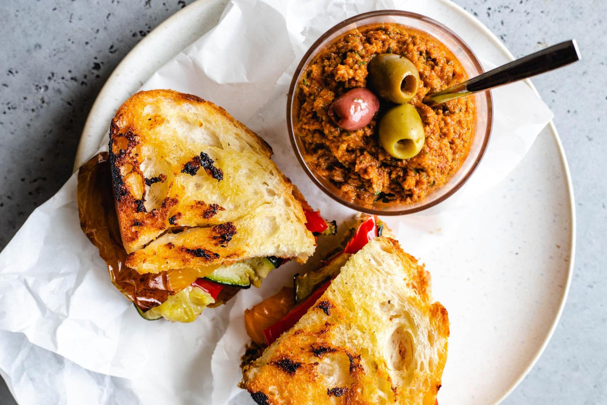 Grillgemüse-Sandwich mit Oliven-Tapenade