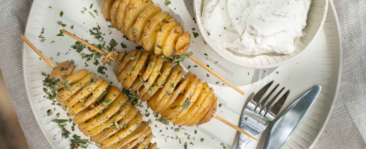Fächerkartoffeln mit Quarkdip