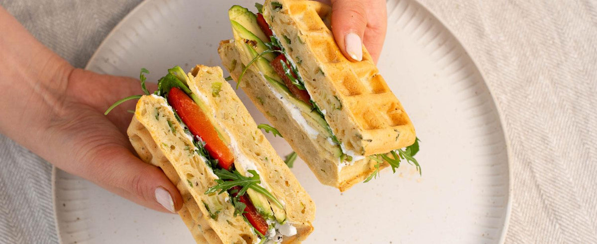 Herzhaftes Waffel-Sandwich