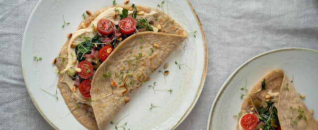 Buchweizen-Crêpes mit Mangold & Cashewcreme