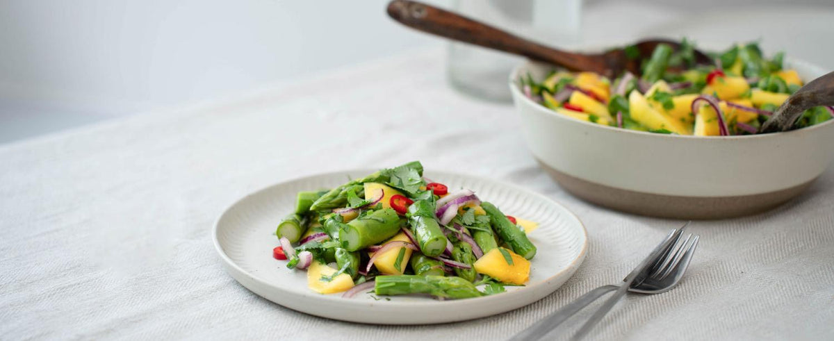 Spargel-Mango-Salat mit Chili
