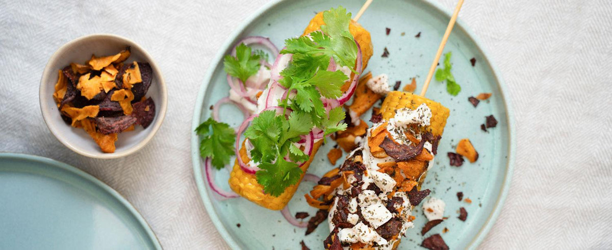 Gegrillte Maiskolben mit Toppings